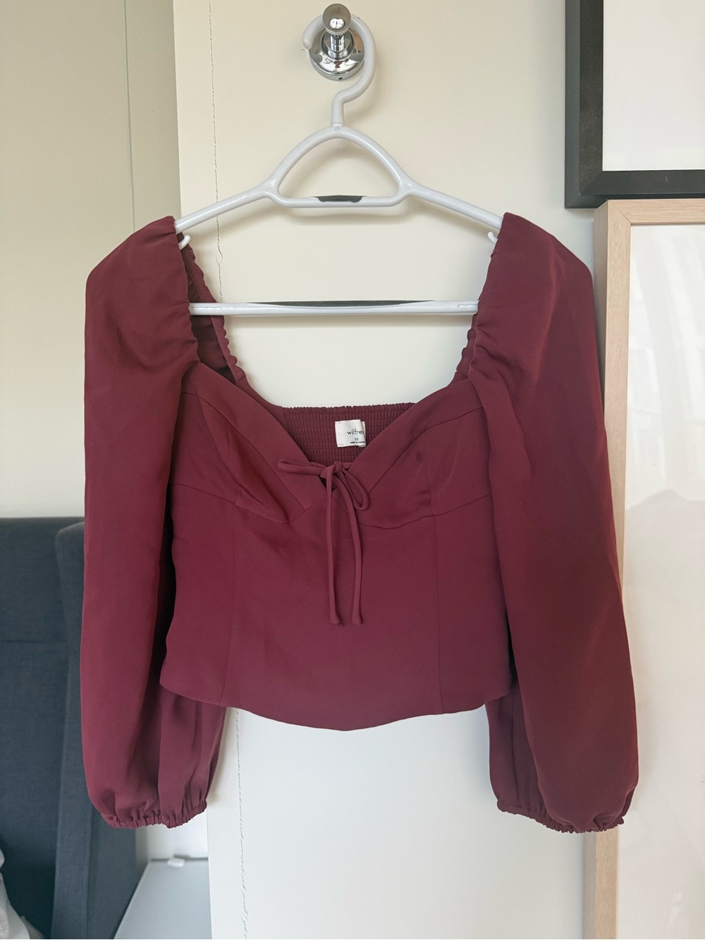 Aritzia Wilfred Blouse Burgundy Sweetheart neck Puff Sleeve Top - never worn